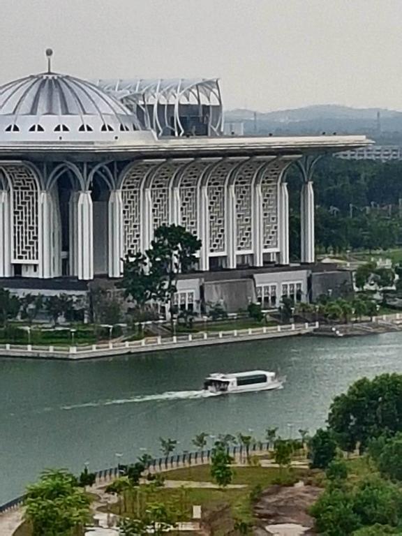 Ayer8 Putrajaya Guesthouse Bagian luar foto
