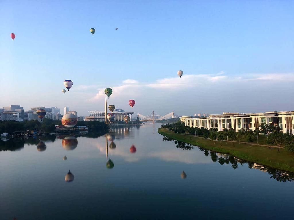 Ayer8 Putrajaya Guesthouse Bagian luar foto